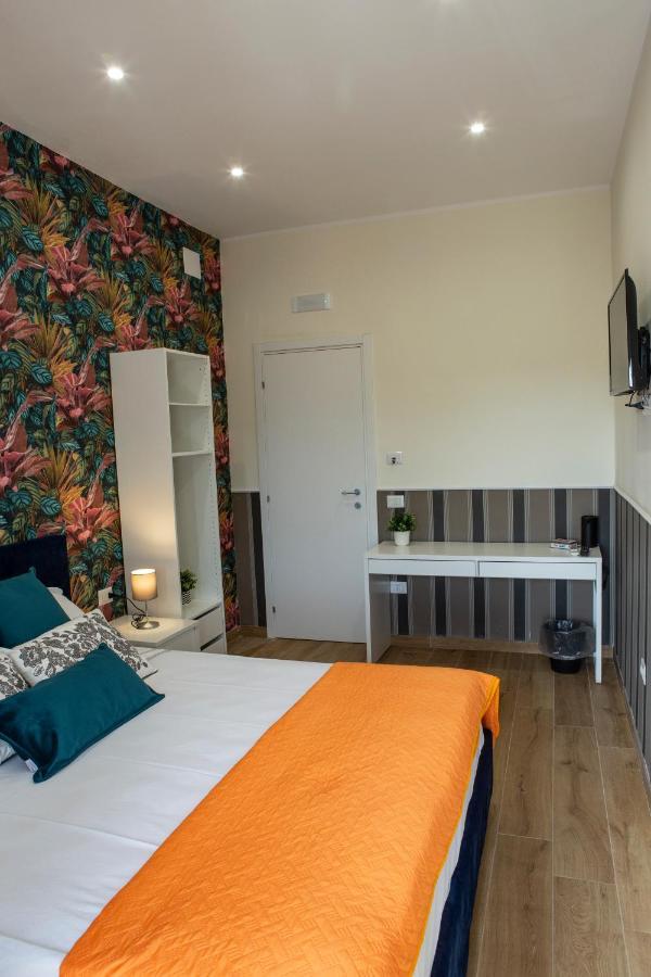 Airport Fly House Otel Napoli Dış mekan fotoğraf